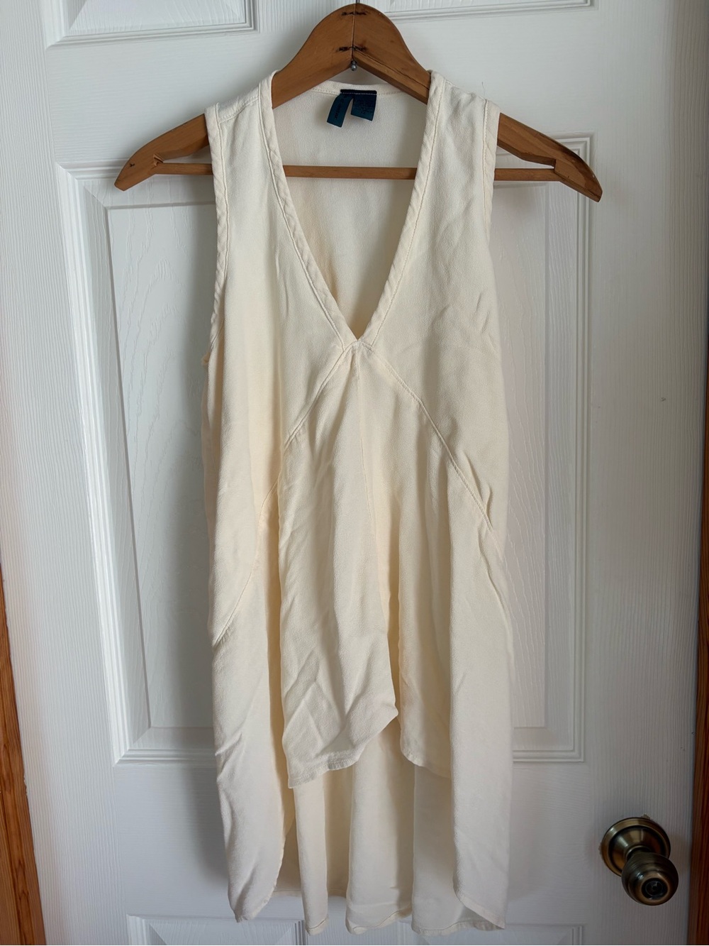 Left of Centre Women’s Cream Ivory V-Neck High-Low Tunic Top – Size XS